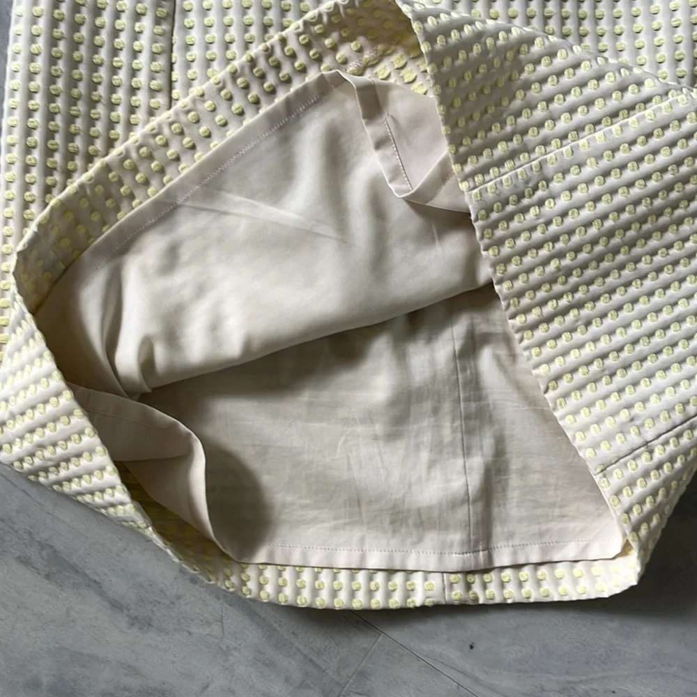 Loft  Mini skirt  Polkadots embroidered in yellow on cream background Lined Sz 4